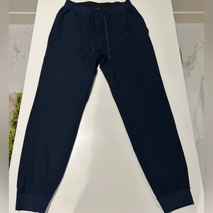 Men’s Lululemon ABC jogger in Navy Blue!